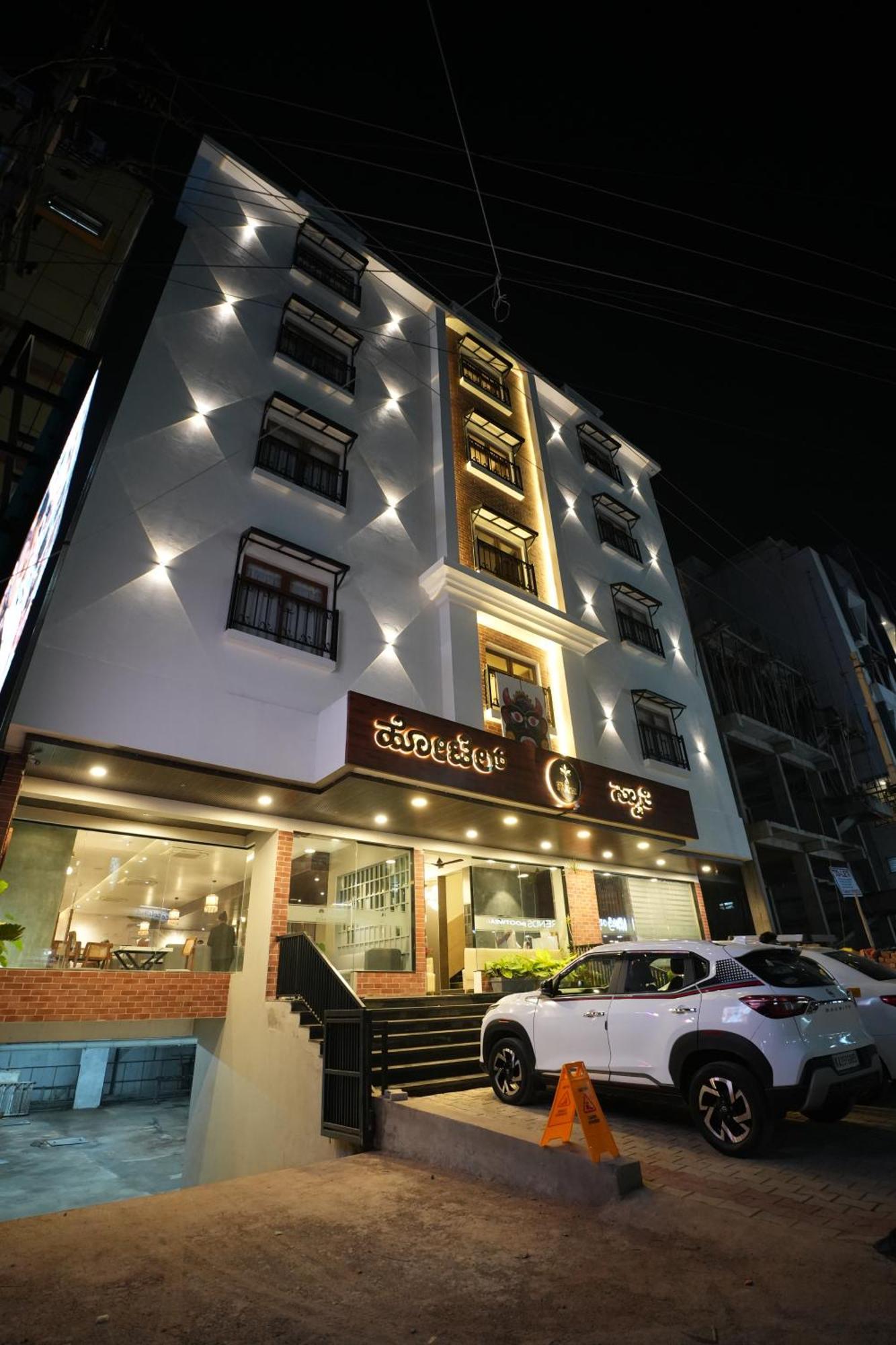 Hotel Swathi 霍斯佩特 外观 照片