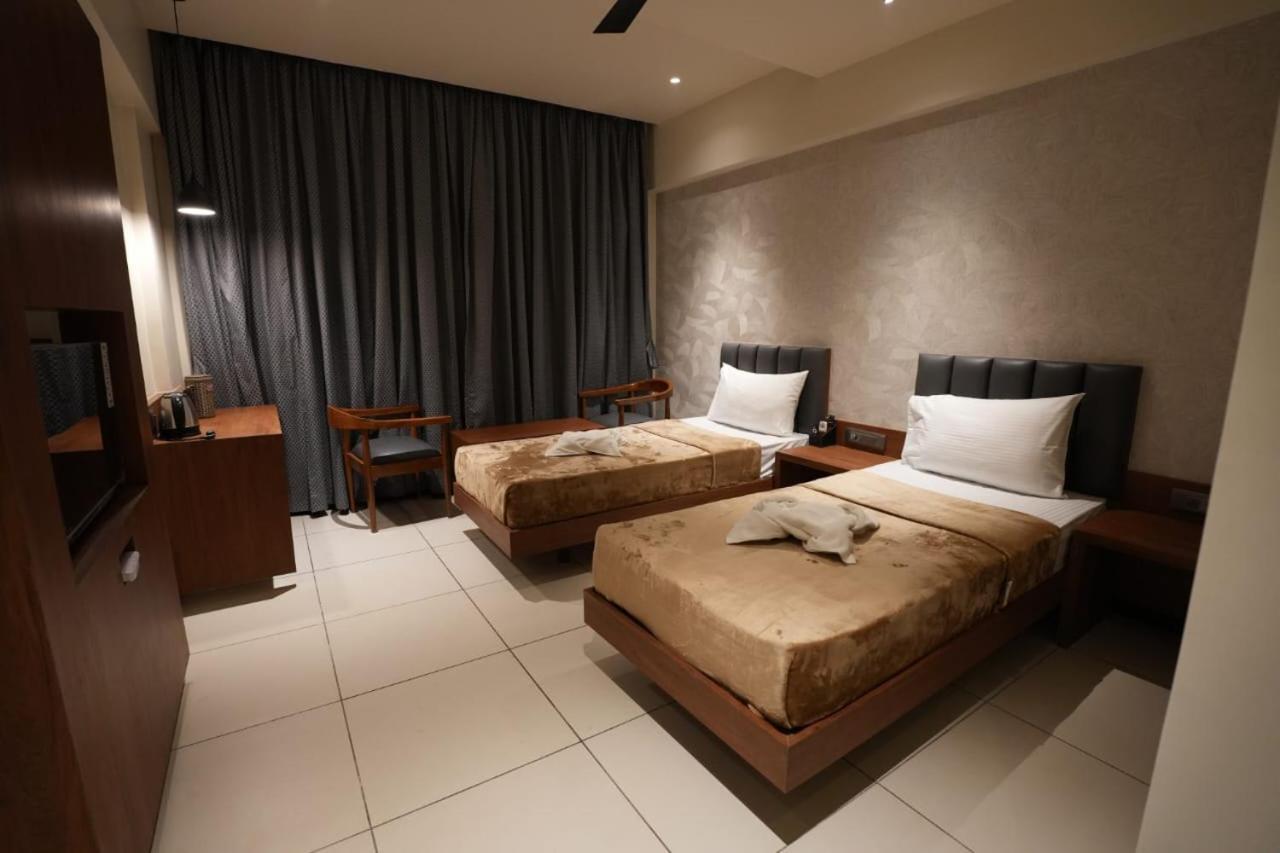 Hotel Swathi 霍斯佩特 外观 照片