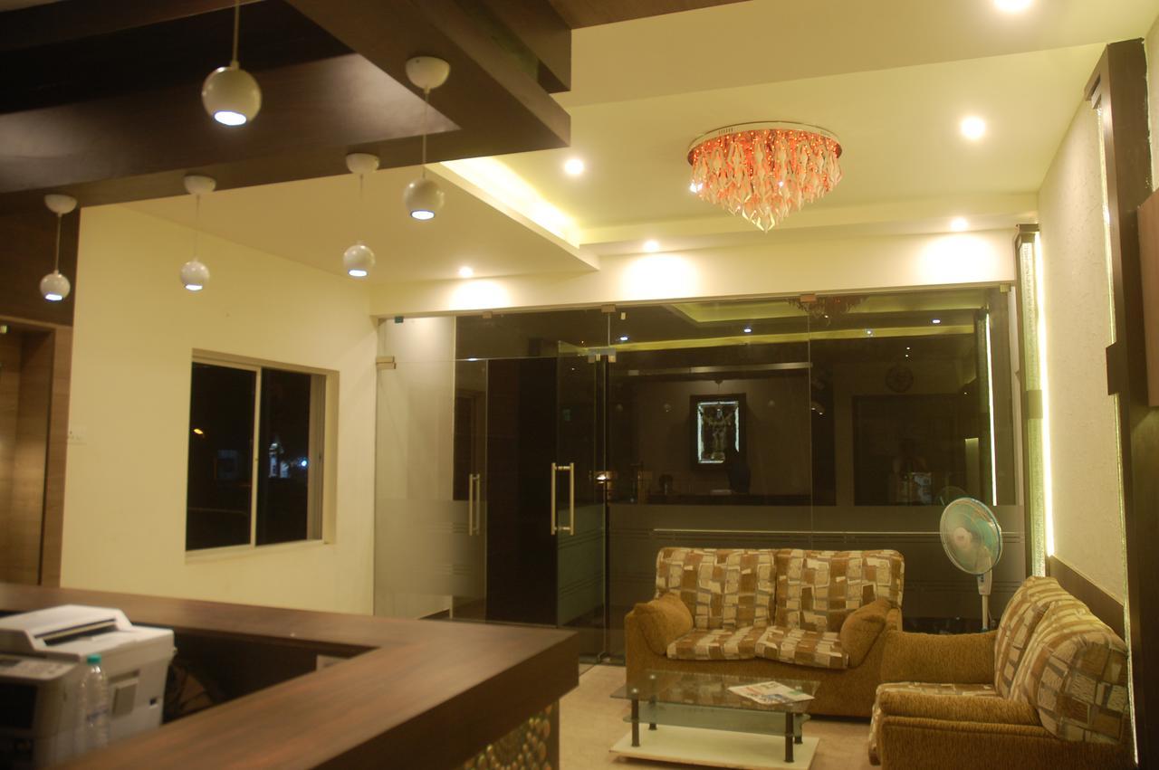 Hotel Swathi 霍斯佩特 外观 照片