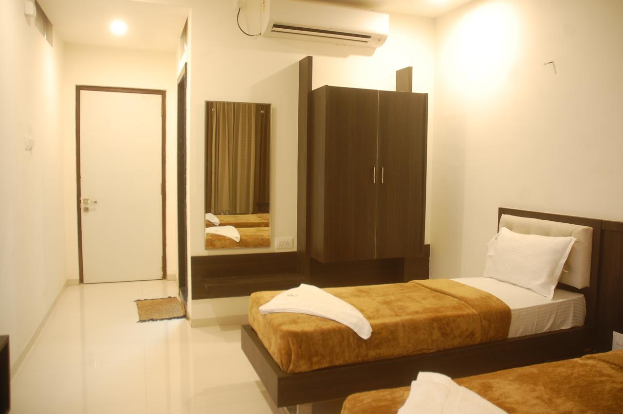 Hotel Swathi 霍斯佩特 外观 照片