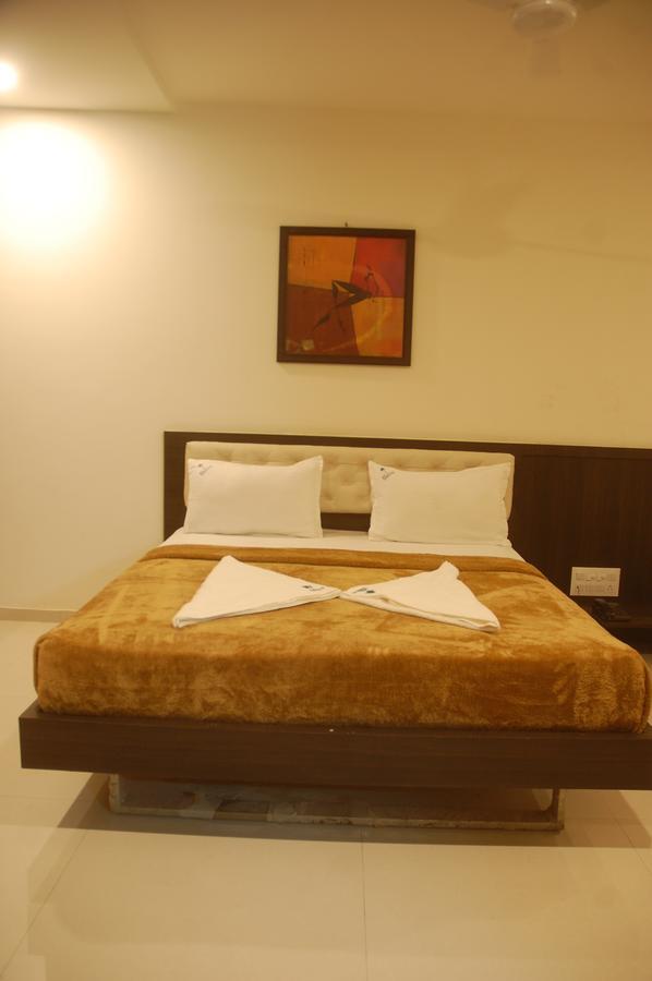 Hotel Swathi 霍斯佩特 外观 照片