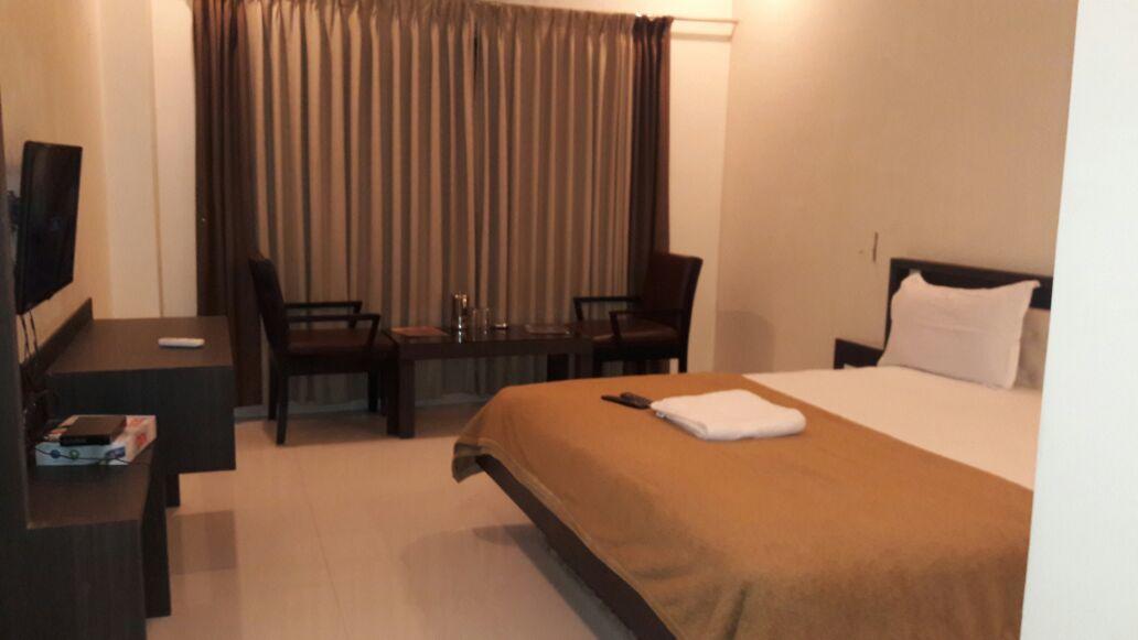 Hotel Swathi 霍斯佩特 外观 照片